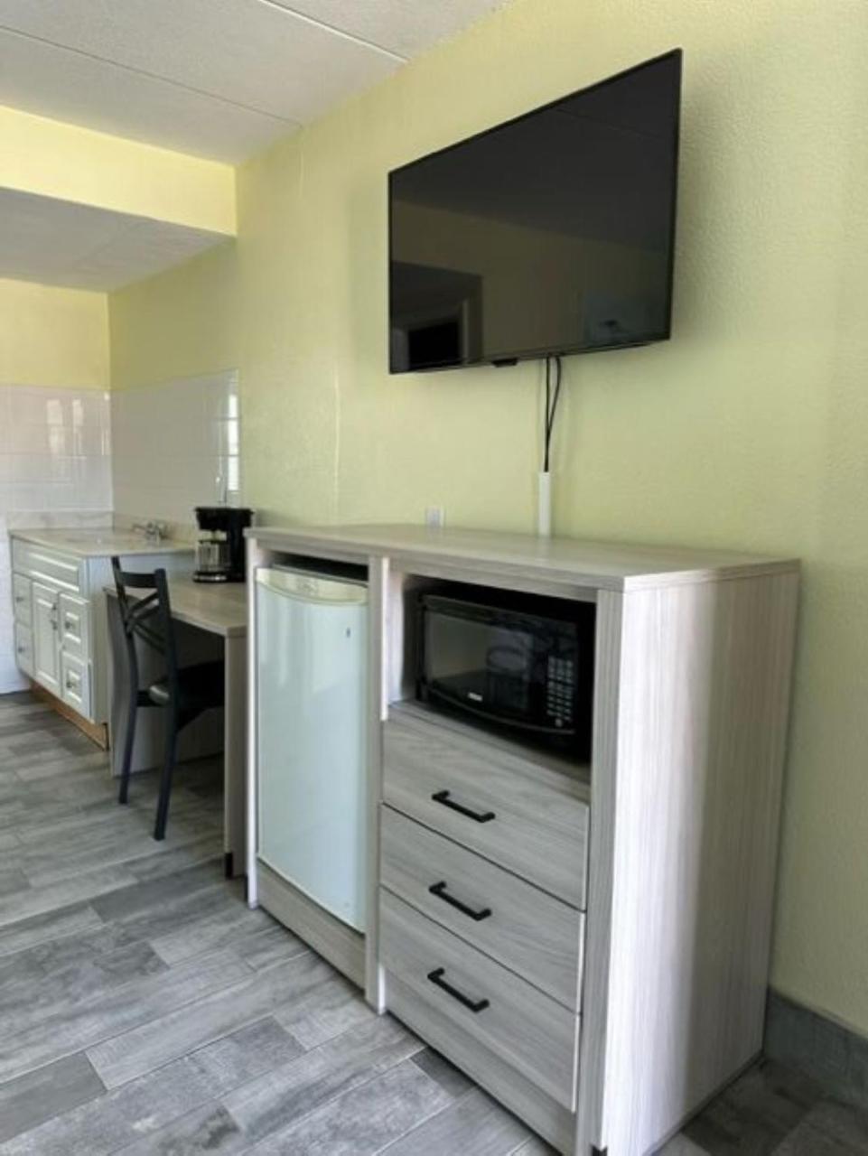 Royal Canadian Motel Wildwood Ngoại thất bức ảnh