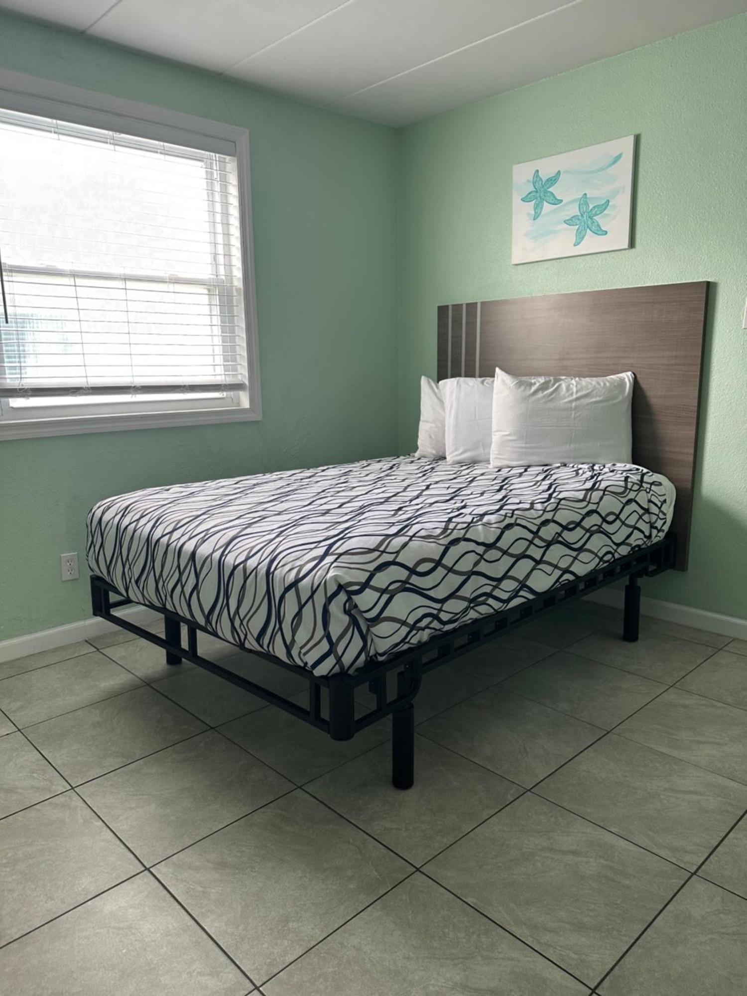 Royal Canadian Motel Wildwood Ngoại thất bức ảnh